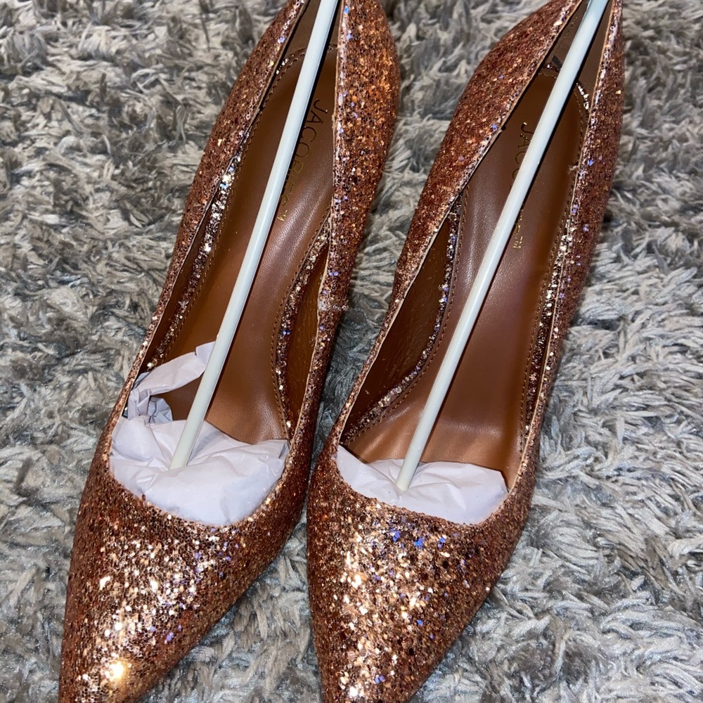 Pumps - Picture 3 of 5